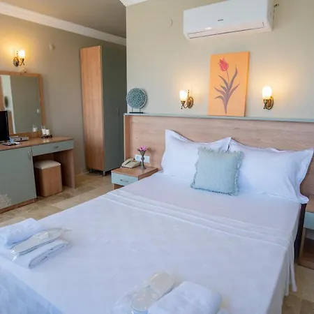 Oda ve Kahvaltı Ebruli Cunda 4*