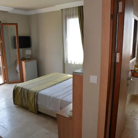 Ebruli Cunda Ayvalı