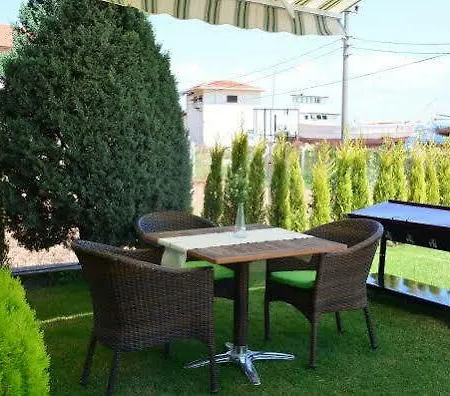 Oda ve Kahvaltı Ebruli Cunda 4*