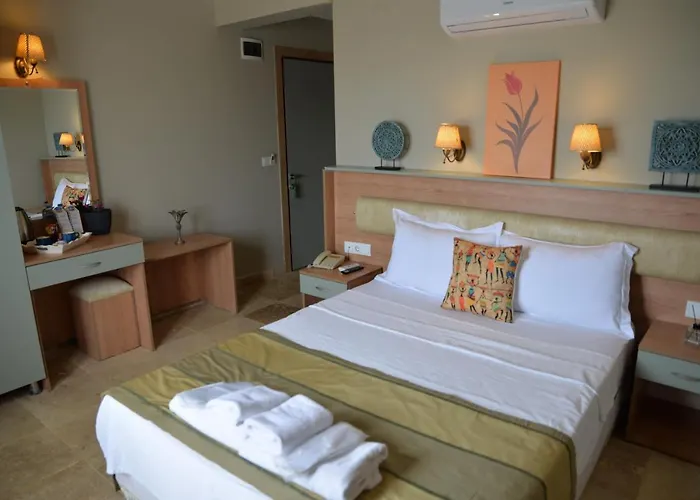 Ebruli Cunda Ayvalı