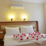 Ebruli Cunda Bed & Breakfast