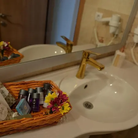 Ebruli Cunda Panzió Ayvalı