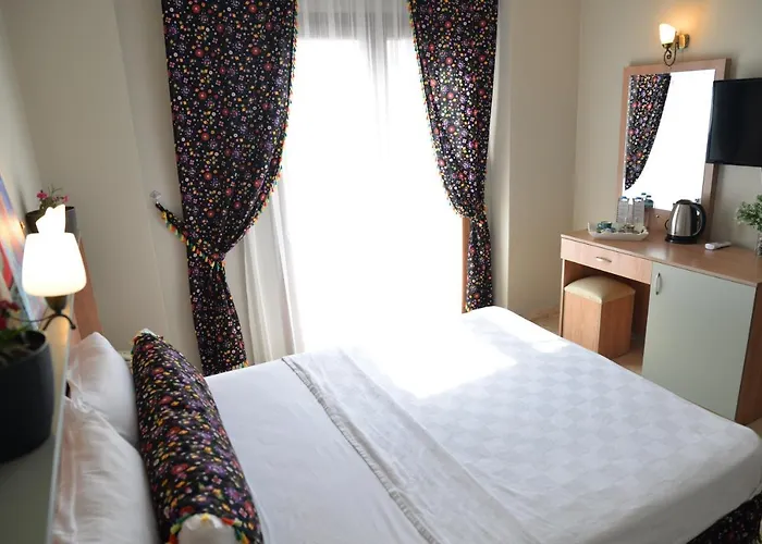 Ebruli Cunda 4* Ayvalı